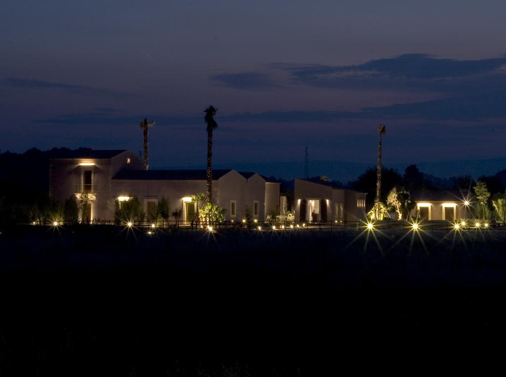 Caol Ishka Hotel Syracuse Bagian luar foto
