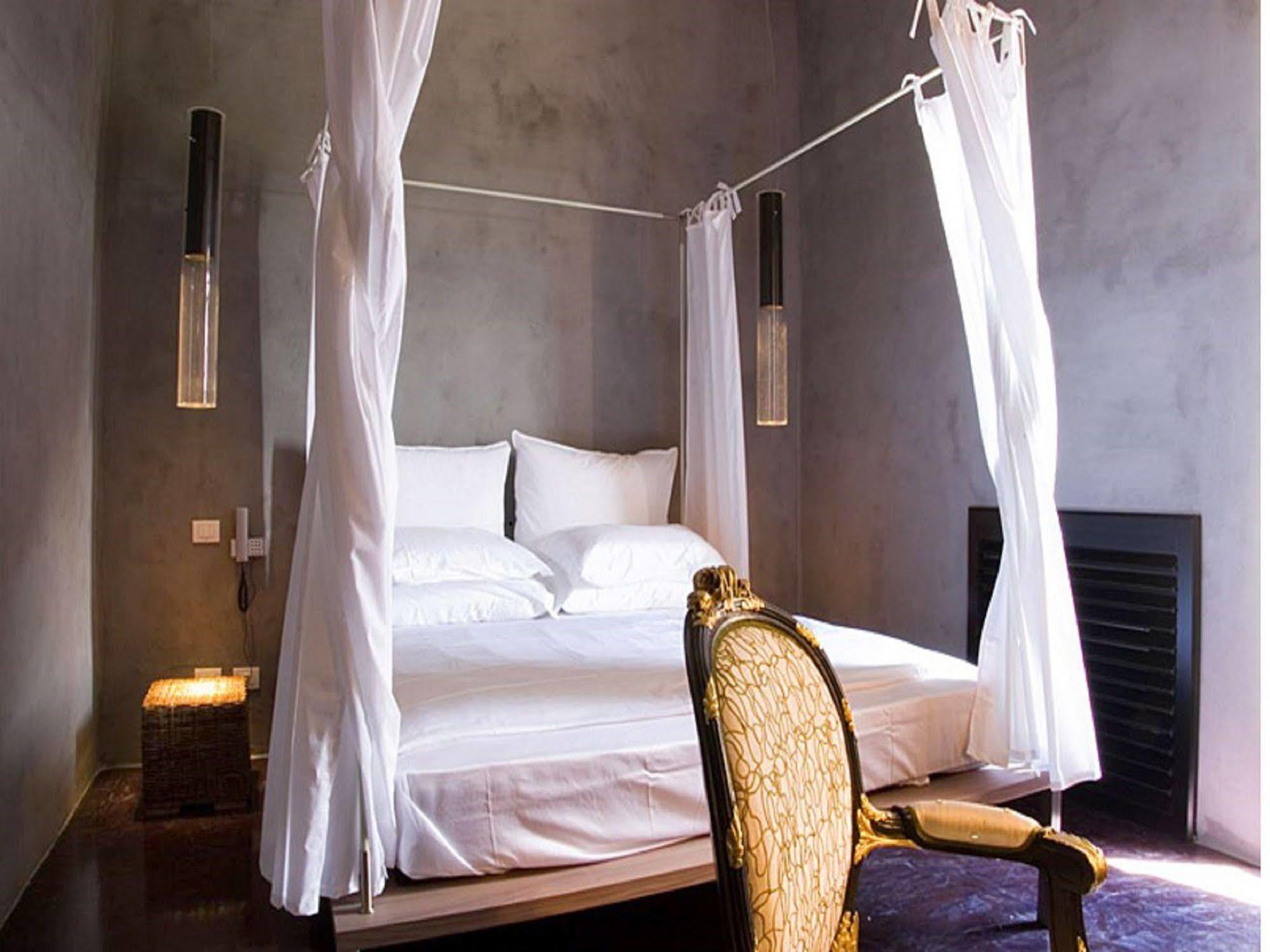 Caol Ishka Hotel Syracuse Bagian luar foto